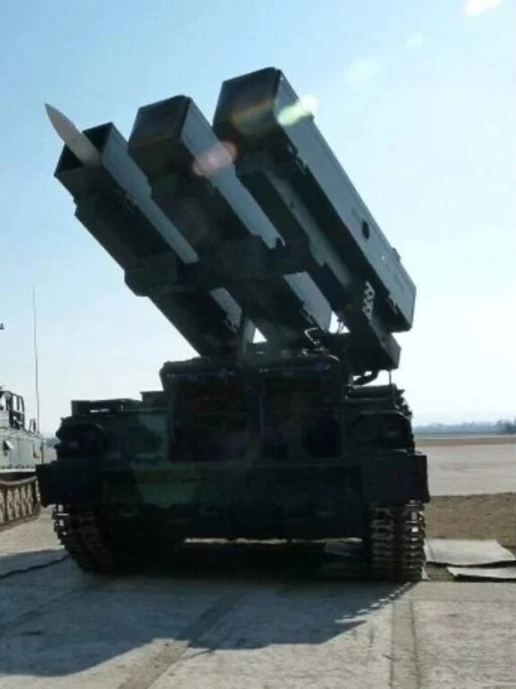 ЗРК "Бук", доработанный для использования ракет AIM-7. Фото Telegram / "Вестник ПВО"